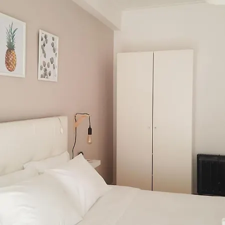 Daire Lovely 2-bedroom - Near Center!