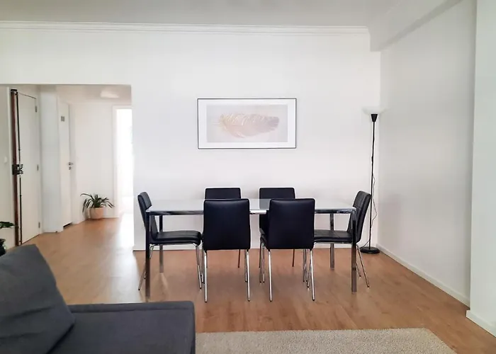 Lovely 2-bedroom - Near Center! * Braga