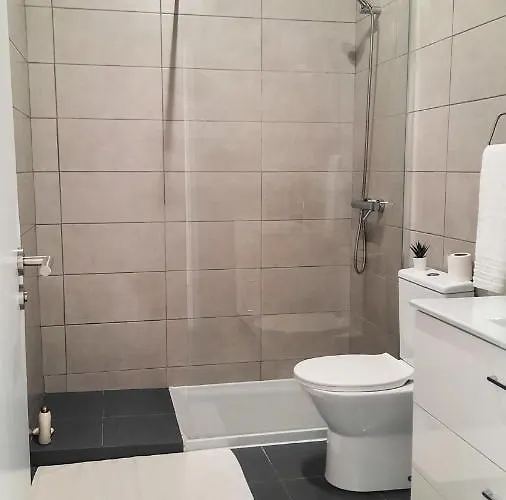 Lovely 2-bedroom - Near Center! Appartement *