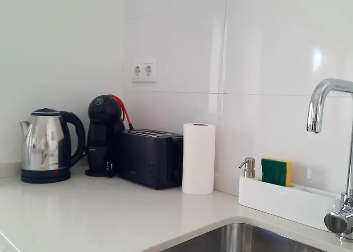 Lovely 2-bedroom - Near Center! Lägenhet *