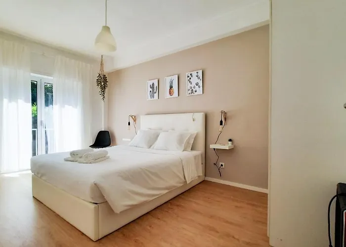 Lovely 2-bedroom - Near Center! *