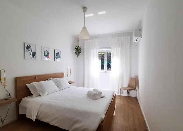 Lovely 2-bedroom - Near Center! *